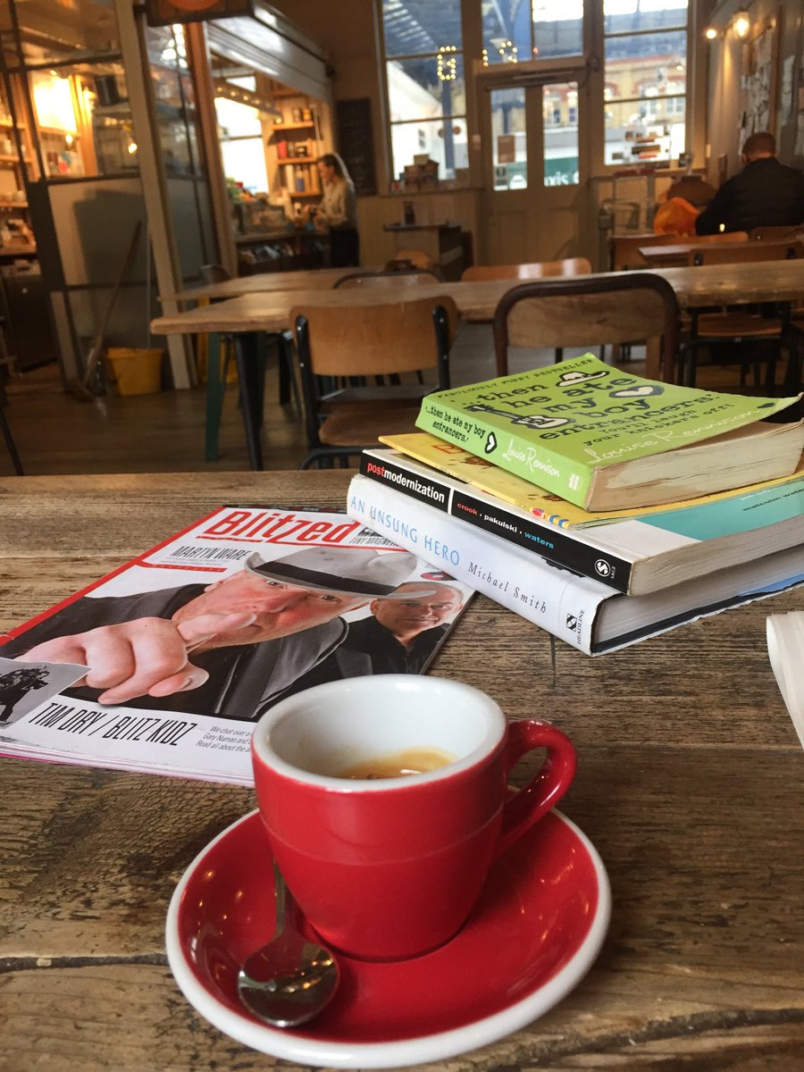 Books, newspapers, magazines, proper cups, warm, calm- such a civilised waiting room ⁦<a href="/FCBCoffee/">FCB Coffee</a>⁩ #Brighton station!
Train 🚞🚞🚞🚞🚞