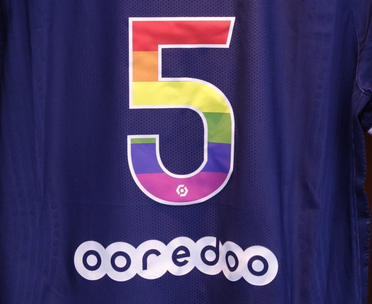 PSG forması giyen Idrissa Gana Gueye, LGBT temalı formayı giymek istemediği için Montpellier maçına çıkmadı.