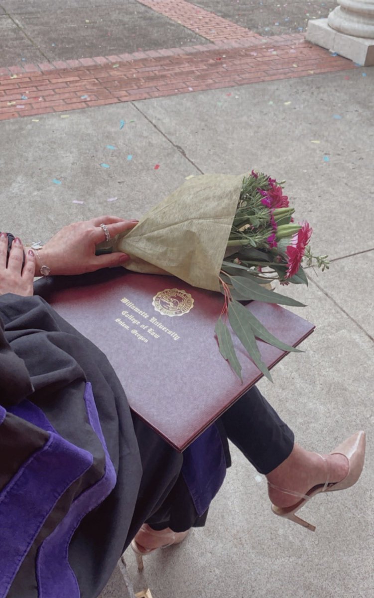 Nope_551's tweet photo. A day to be remembered🎓🖤⚖️
الحمدلله https://t.co/laHTCZP40x