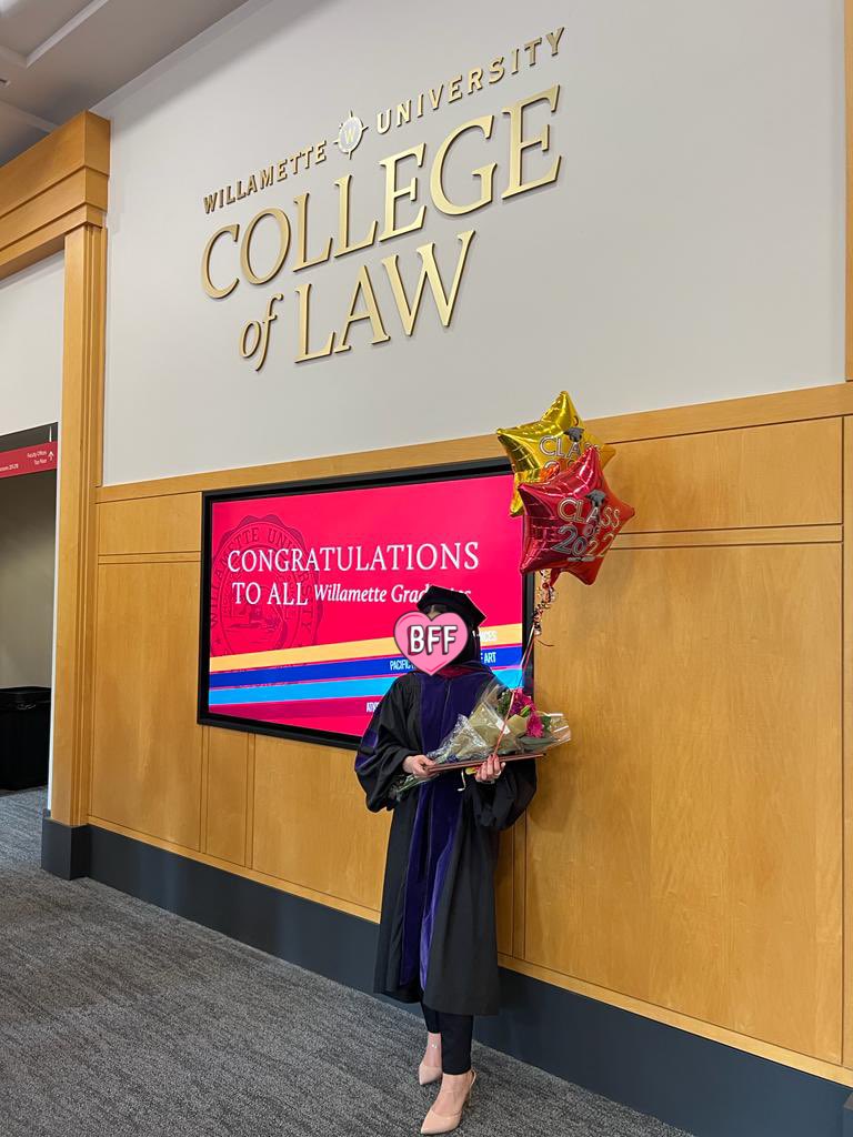 Nope_551's tweet photo. A day to be remembered🎓🖤⚖️
الحمدلله https://t.co/laHTCZP40x