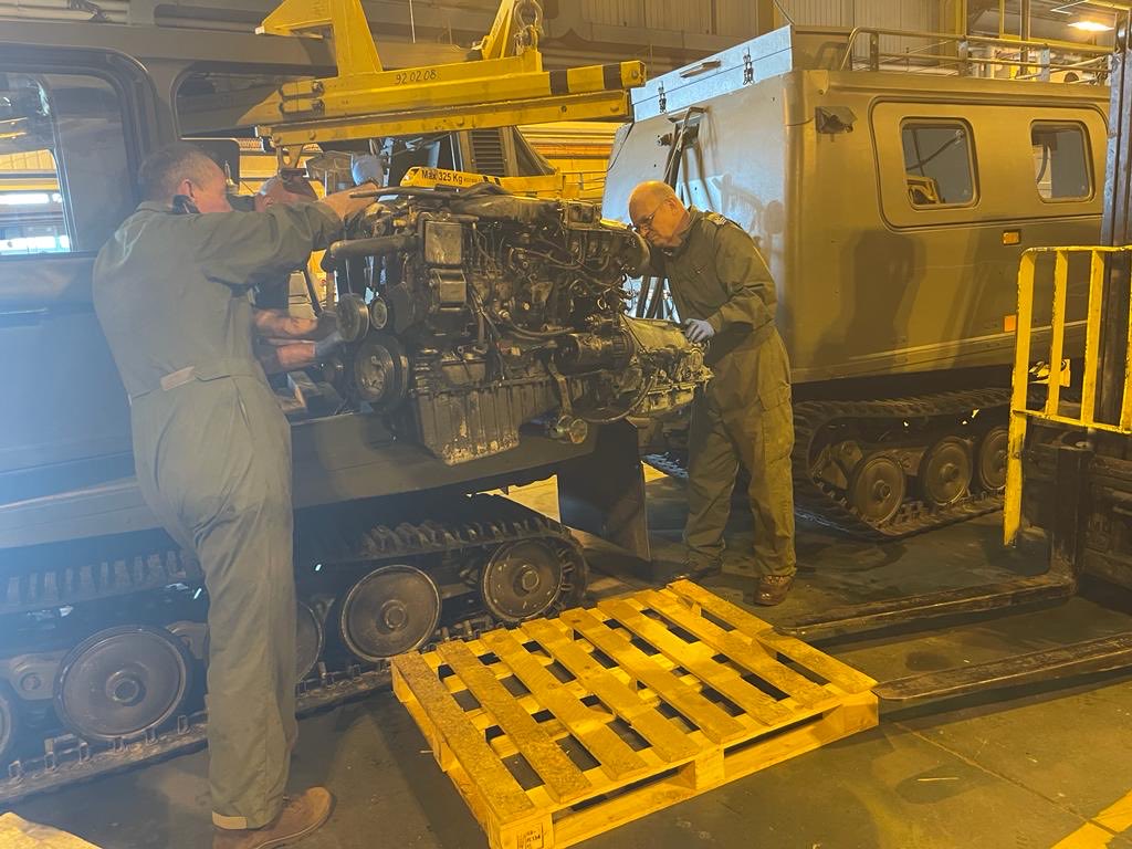 606Sqn's tweet photo. Busy weekend for 606 Sqn engineers from ⁦@RAFBenson⁩ who assisted ⁦⁦⁦@co_chf⁩  at Yeovilton to recover equipment returning from Norway. Great use of RAF Reserves to assist during busy times for ⁦@ComdJHC⁩ . Another rewarding productive weekend for the team https://t.co/H45x8dIXaV
