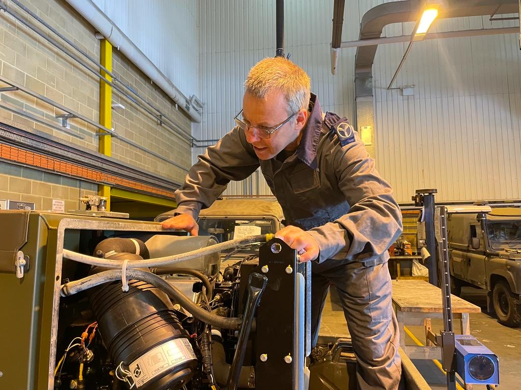 606Sqn's tweet photo. Busy weekend for 606 Sqn engineers from ⁦@RAFBenson⁩ who assisted ⁦⁦⁦@co_chf⁩  at Yeovilton to recover equipment returning from Norway. Great use of RAF Reserves to assist during busy times for ⁦@ComdJHC⁩ . Another rewarding productive weekend for the team https://t.co/H45x8dIXaV