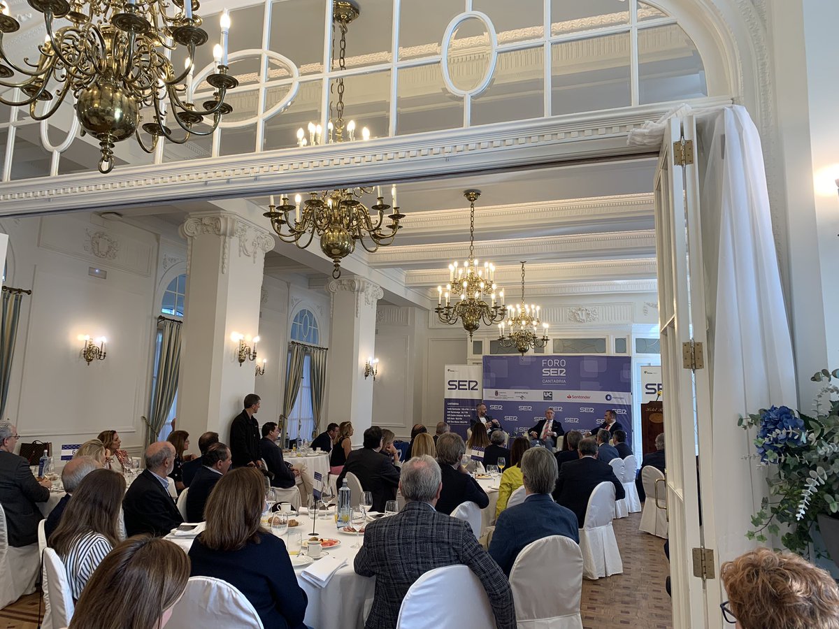 gabls's tweet photo. Acompañando al Dr. @prada_pj en el #ForoSER con su sesión “La Protonterapia: repercusión sanitaria y social”, un proyecto estratégico y diferencial para el @HUnivValdecilla y para #Cantabria en lo sanitario y en lo económico que hemos apoyado todos a una desde @saludcantabria 💪🏻 https://t.co/1Rv5sbKXTe