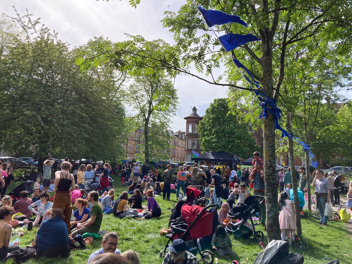 True community spirit shown at the Kenmure Street Festival of Resistance on Saturday. Inspiring speakers, brilliant music and delicious food, with everyone coming together in solidarity with people in the asylum system. Thanks to the organisers for bringing us together! 🧡