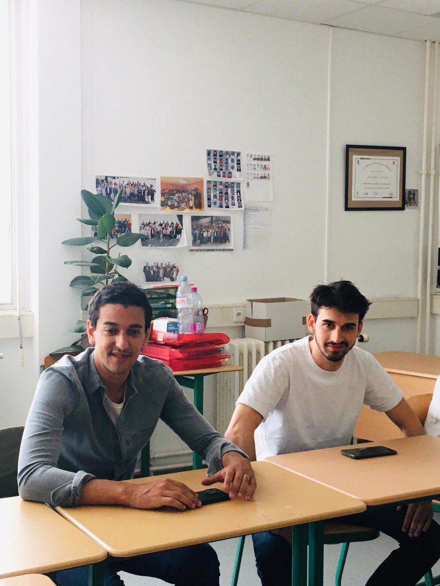 100000e's tweet photo. 👉Ce vendredi, l'équipe de @serenavc et 3 entreprises dans lesquelles le fonds a investi sont allés à la rencontre de 87 élèves de 3e du Collège Thomas Masaryk 📍#chatenaymalabry. Cette opération s'inscrit dans le cadre du "Parcours Avenir" à présenter lors de l'oral du Brevet🙏 https://t.co/KyBWqAgKMq