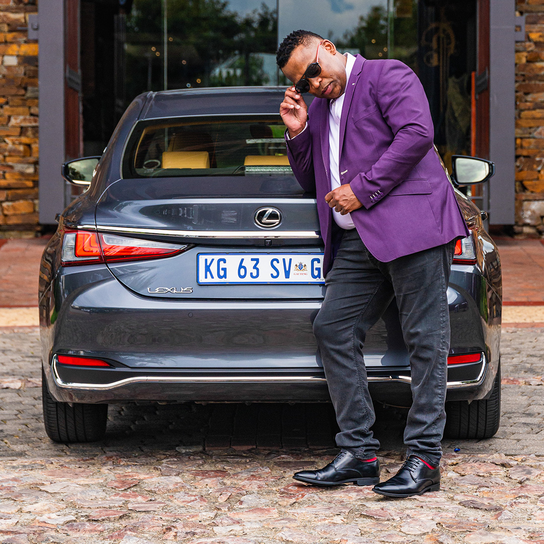 Lexus_SA's tweet photo. Our brand ambassador @robertmarawa takes #ElevateYourEveryday to another level in the new #LexusES 250. Retweet if you’re ready to #ExperienceAmazing. https://t.co/uANC9Z62Uk