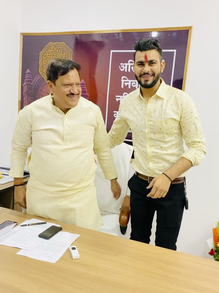 bhadoriyaji111's tweet photo. #मनपसंद__तस्वीर….😊❤️ 
                     
         (#BADE__PAPA )
         ( @bhadoriabjp ).  🚨 https://t.co/YGRVv1cBjw