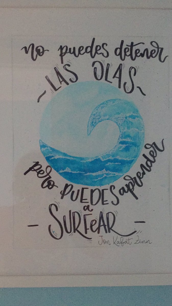“No puedes detener las olas... pero puedes aprender a surfeear”🏄🏾‍♀️ JKZ #AtenciónPlena #Mindfulness