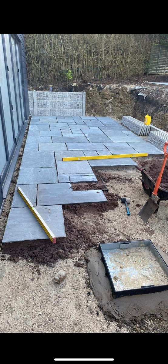 EstatesLmh's tweet photo. Thank you all for the kind words and positive reactions to our project we worked on! 

If you didn't know already, we specialise in block paving for driveways and our Indian stone patio work speaks for itself 😍

Drop us a message via here for quotes 

#groundworkers 
#Sheffield https://t.co/Auo55APQ7n