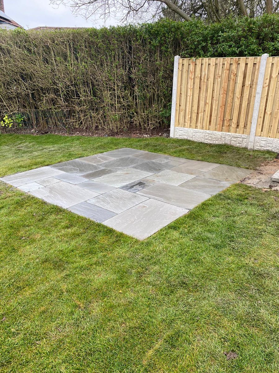 EstatesLmh's tweet photo. Thank you all for the kind words and positive reactions to our project we worked on! 

If you didn't know already, we specialise in block paving for driveways and our Indian stone patio work speaks for itself 😍

Drop us a message via here for quotes 

#groundworkers 
#Sheffield https://t.co/Auo55APQ7n