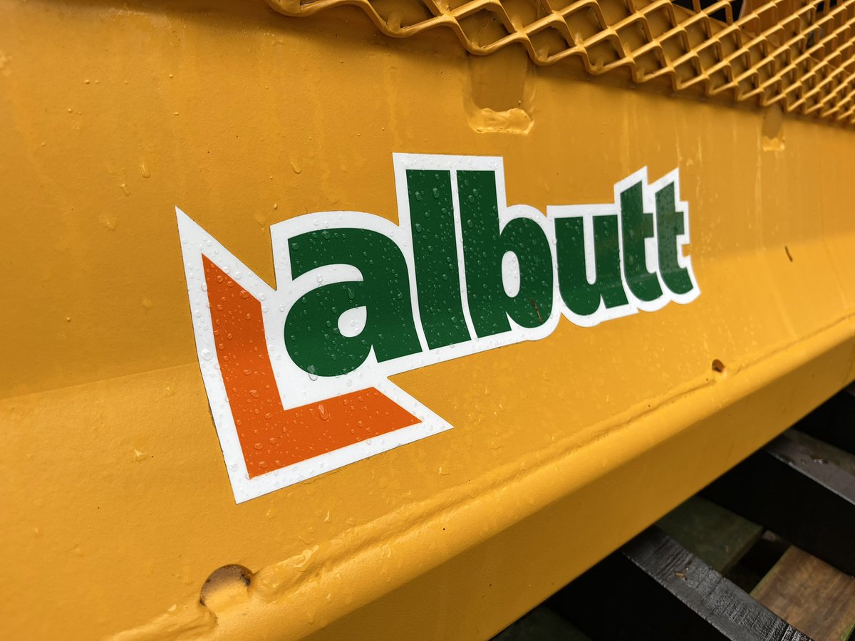 🐝 Yellow Beauties 🐝

Check out this brace of Folding Push Off Buckrakes heading out for delivery today. Looking great with this custom paint job 😍 

#albutt