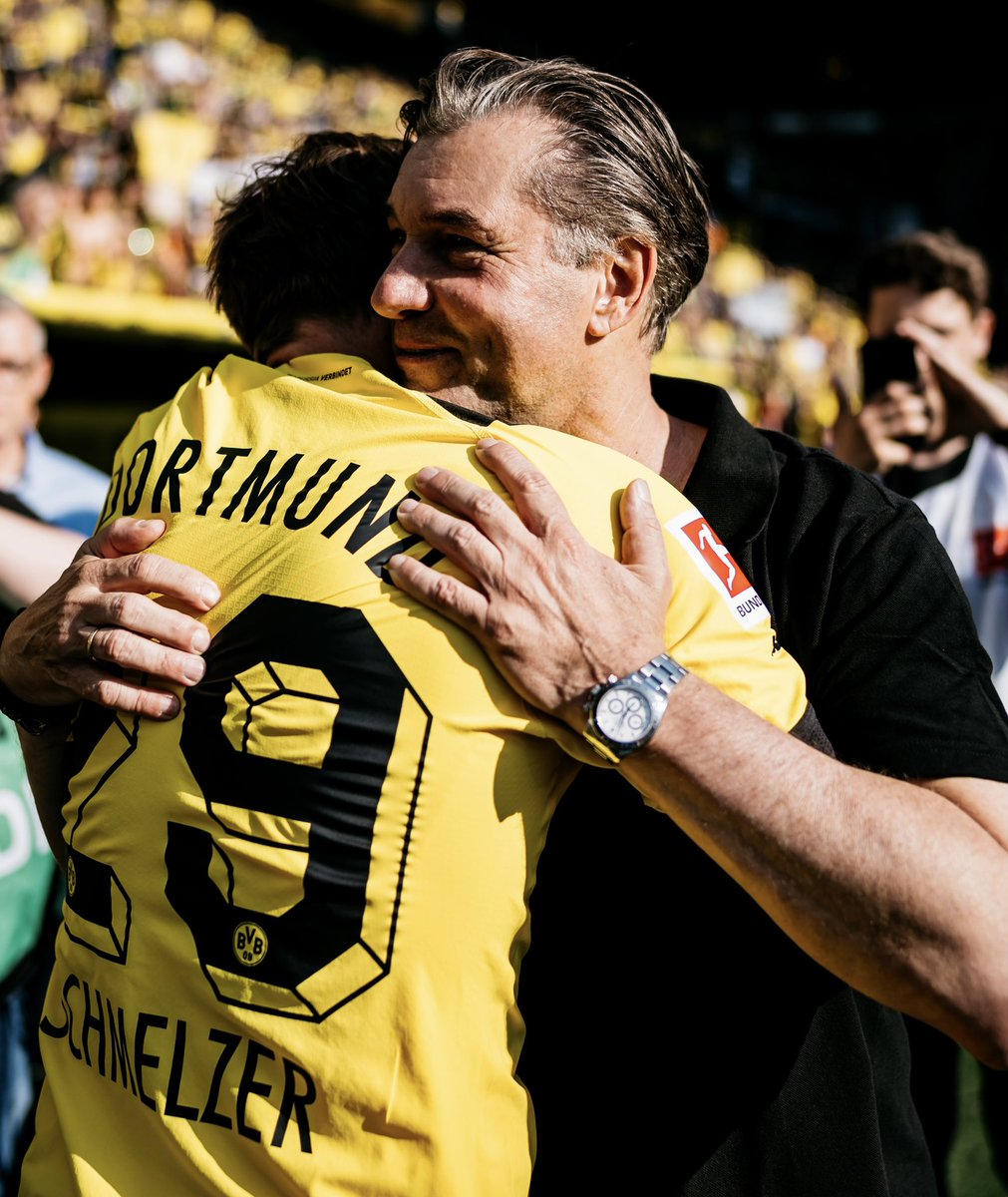 BVB's tweet photo. Neue Woche und irgendwer schneidet hier immer noch Zwiebeln. 🥹 https://t.co/aWEnEoEsiX