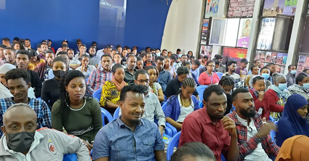 KolfeS's tweet photo. የአገልግሎት አሰጣጥን ለማሻሻል ያለመ ውይይት እየተደረገ ነው፡፡ የኮልፌ ቀራንዮ ክፍለ ከተማ ወረዳ 6 ፐብሊክ ሰርቪስ እና ሰው ሀብት አስተዳደር በወረዳው ለሚገኙ አጠቃላይ የመንግስት አገልግሎት ሰጪ ሰራተኞች ጋር ውይይት እያደረገ ነው፡፡
#Kolfe https://t.co/8aqaLgzq19