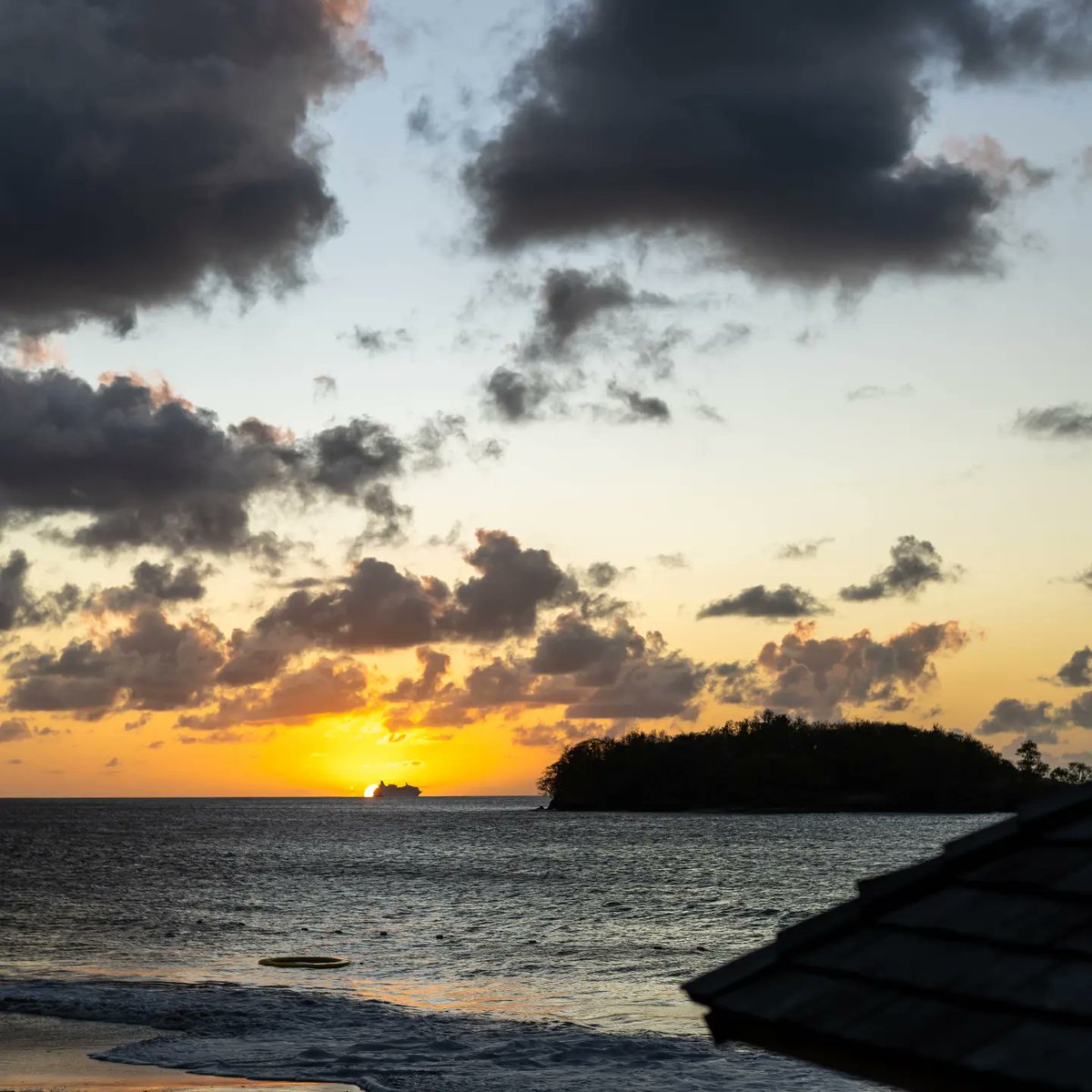 Sunset shot from our lovely honeymoon at Sandals Halcyon Beach in St Lucia. 
.
.
.
.
#landscapephotography #stlucia #sharemondays2022 #Sunset #sandalshalcyonbeach