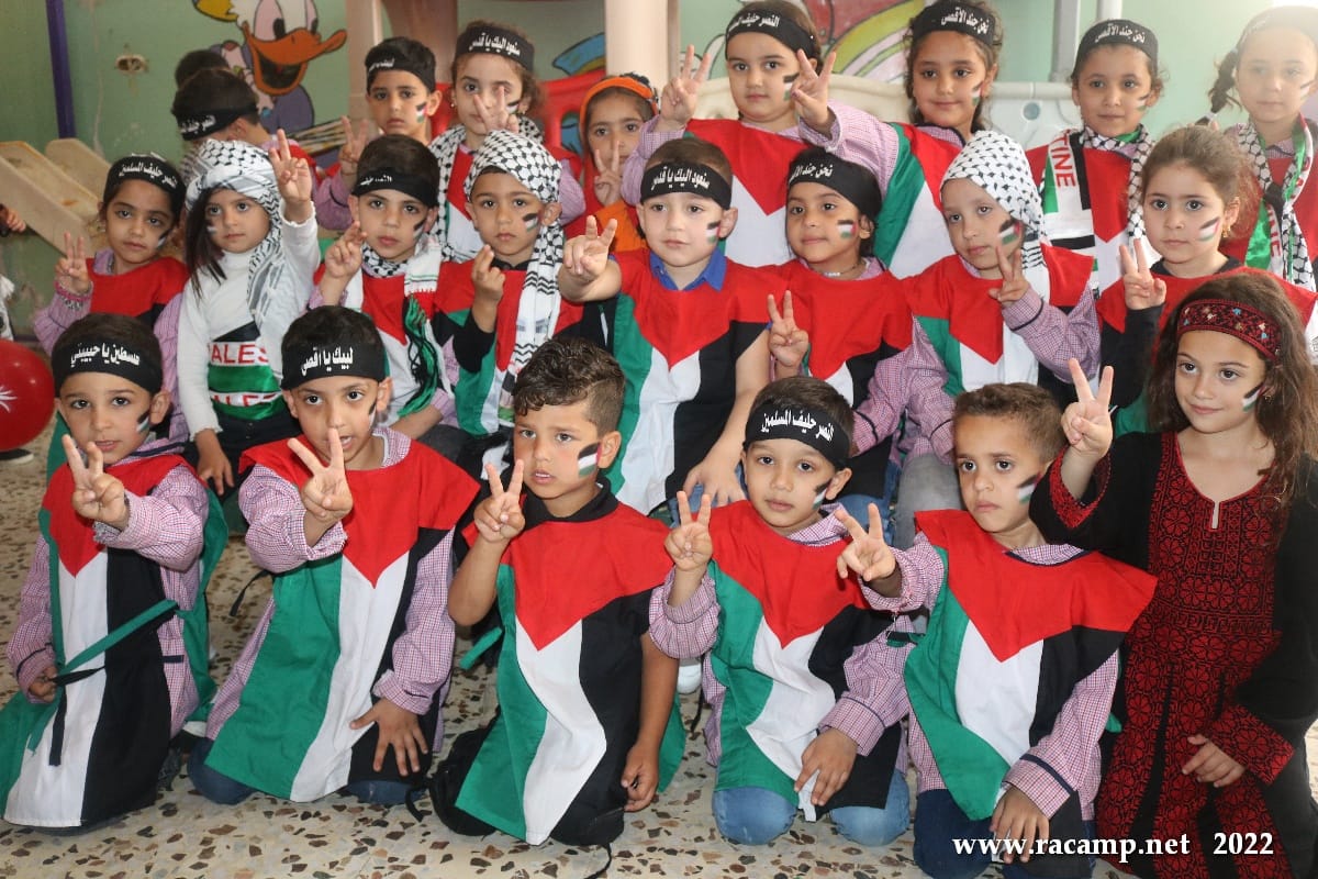 IntimaaPal's tweet photo. وتزينت المسيرة  برفع الأعلام والبالونات الفلسطينية، فيما رُسم العلم الفلسطيني على وجوه آخرين من الأطفال المشاركين في المسيرة. 
#فلسطين_تجمعنا_والعودة_موعدنا
#نكبة74
#القدس_موعدنا
#انتماء2022 https://t.co/Iq8XgZiFC3