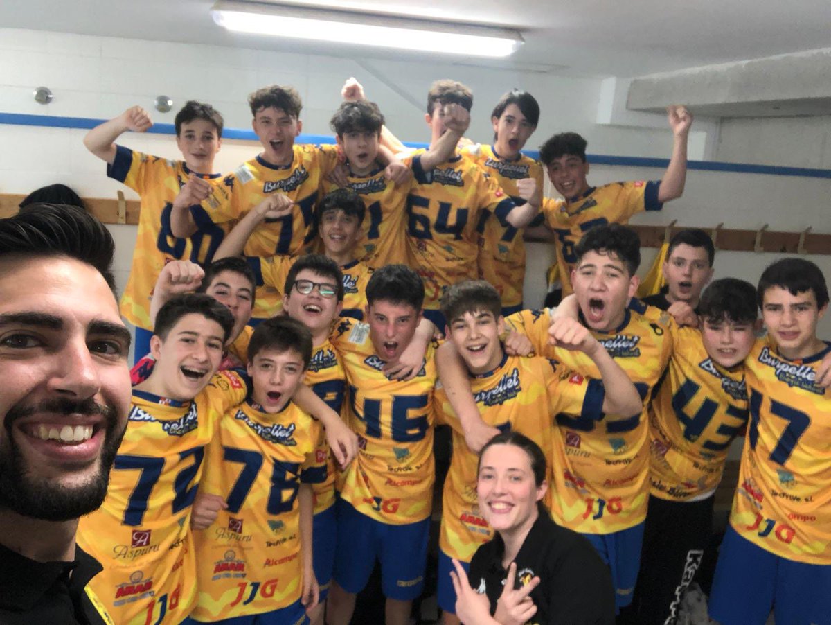 FCYLBM's tweet photo. INFANTIL MASCULINO 🏆
💥💥💥
Increíble el ambientazo que hemos vivido este fin de semana en el colegio @BmSanAgus
🧨🧨🧨 El @bmvillaaranda se proclama SUBCAMPEÓN de la categoría infantil masculina.
¡¡ENHORABUENA CHICOS!!
#cylesbalonmano #balonmano #handballkids #HANDBALL https://t.co/16u9KPnwMF