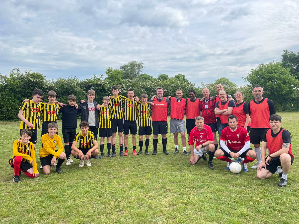 BengeoTigersOff's tweet photo. Delighted to report there were no major injuries at yesterdays U15 Caspians Lads vs Dads (&amp; mum) match! Also …… whisper it quietly, but the Dads came out on top 6-5. Same time next year boys!…. ⚽️⚽️⚽️ https://t.co/9OwLiDkzGy