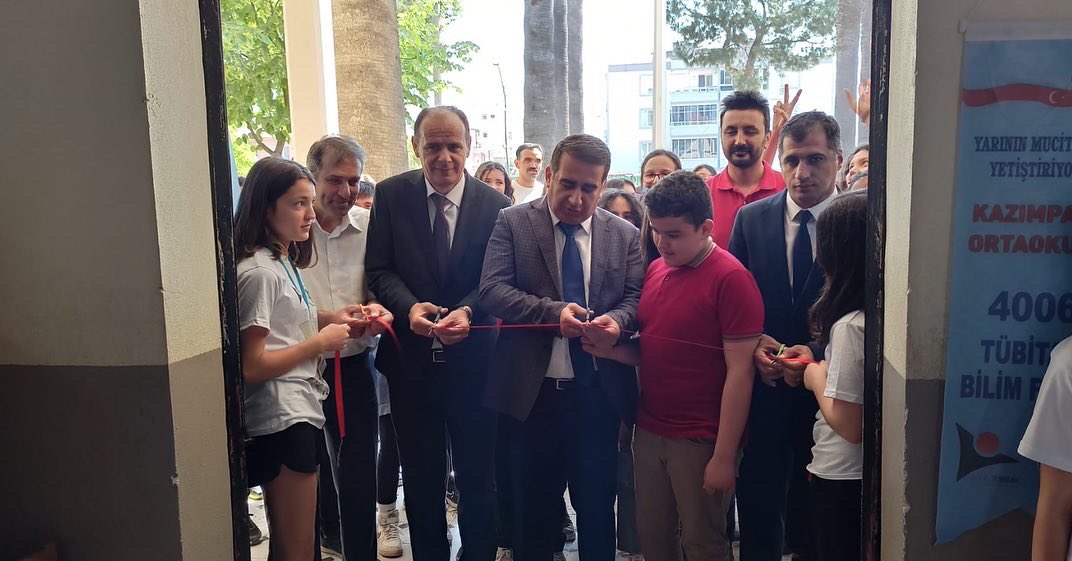 Torbalı Kaymakamı Ercan ÖTER   Kazımpaşa Ortaokulu 4006 Bilim Fuarı açılışına katıldı.