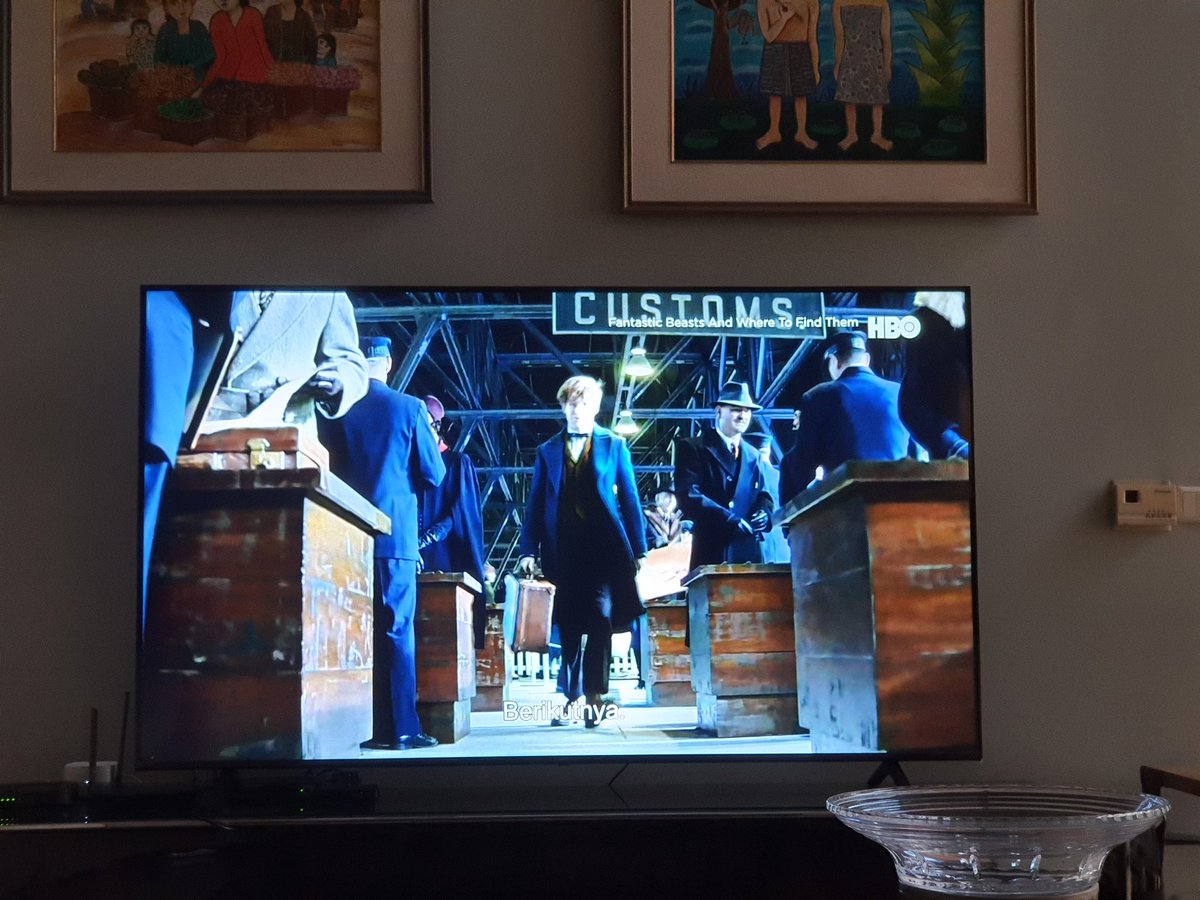 FBZooLogist's tweet photo. My comfort watch is on HBO again #newtina #fbawtft #FantasticBeasts https://t.co/B1mVoRpEjf