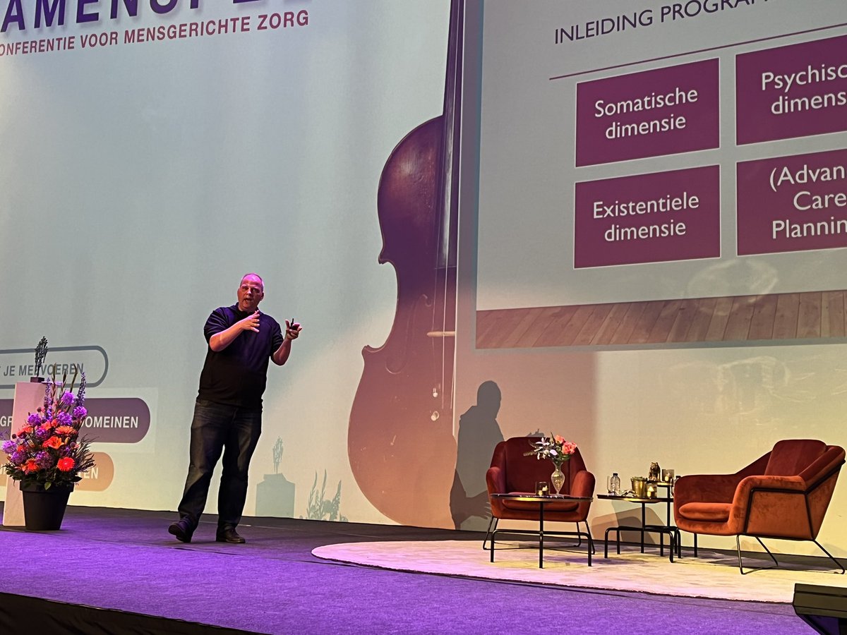 paulsluis's tweet photo. Wat een passie, kennis en inspiratie. @sanderdehosson over palliatieve zorg. #planetree #conferentie #samenspel #planetreeconferentie https://t.co/fr3TPUIajB