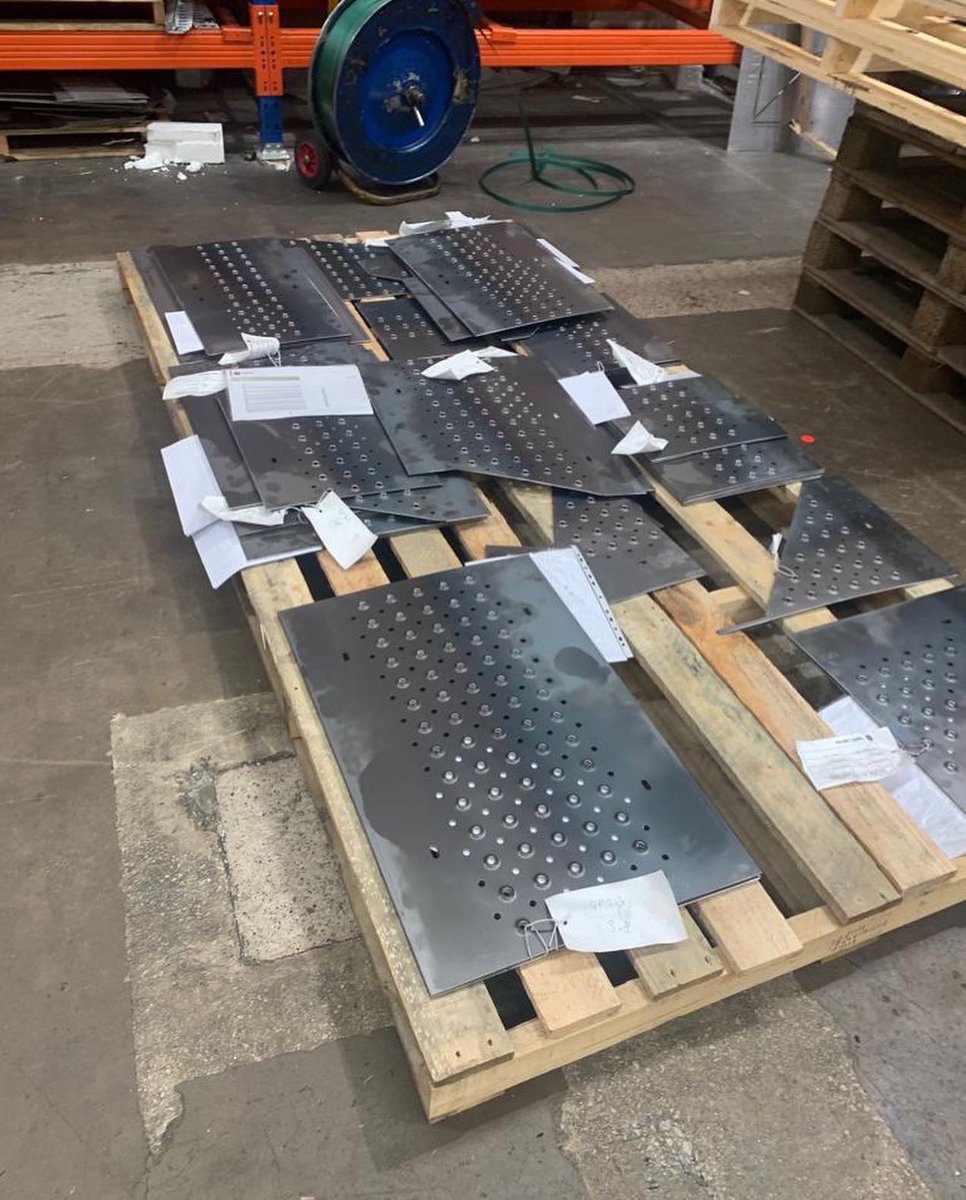 MurraysDPS's tweet photo. Happy Monday !!!
Here’s a recent site visit to one of our customers.
It’s great to see our products being put to use on site.
#timber #wood #heattreated #kilndried #nailgun #heavyduty #recycle #recyclable #cardboard #packaging #packingcases #liverpool #merseyside https://t.co/0Tr1LAYVe7