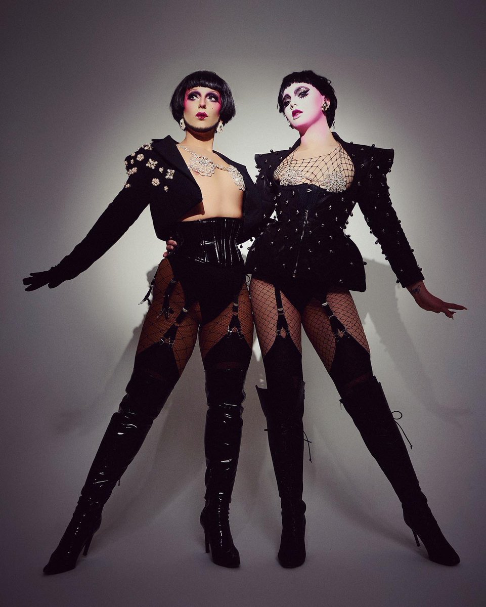 JurijiDerKlee's tweet photo. La Amistad es le MAaaas Importante 💖

Photo by Adrian Nuclear 
Styling by @AnaLocking 💖 

Gracias 🙏 a todes vosotres por vuestro apoyo 💖🥰 Una de las cosas más bonitas que me ha traído esta aventura es conocer a mi hermana @veneditavondash te quiero 💖 https://t.co/ITiiwFBkLW