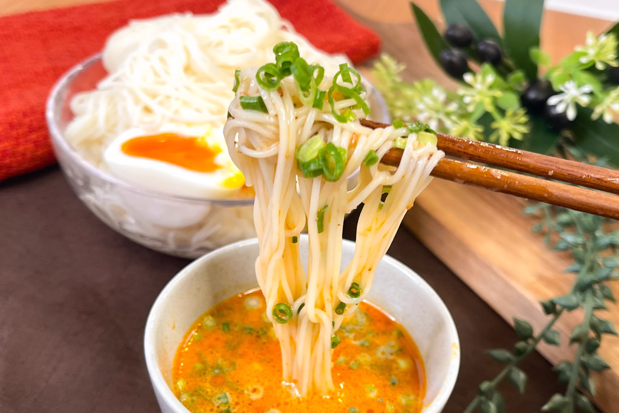 いつものそうめんに飽きた方必見！そうめんで作る『ピリ辛つけ麺風』
