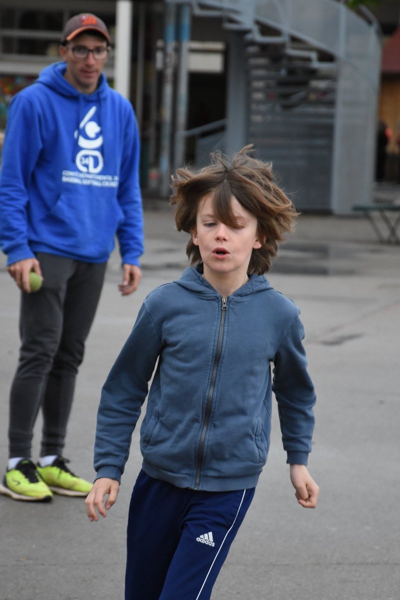 Cd34C's tweet photo. ANIMATIONS GDVB Vic la Gardiole

Dans le cadre du grand défi vivez bougez dont Owen OZANICH des Barracudas est un des parrains, le CD34 est intervenu auprès de 2 classes à Vic la Gardiole.

#Granddefivivezbougez @Heraultinfos @heraultsport @ffbs_baseball https://t.co/rTCBzjvtyc
