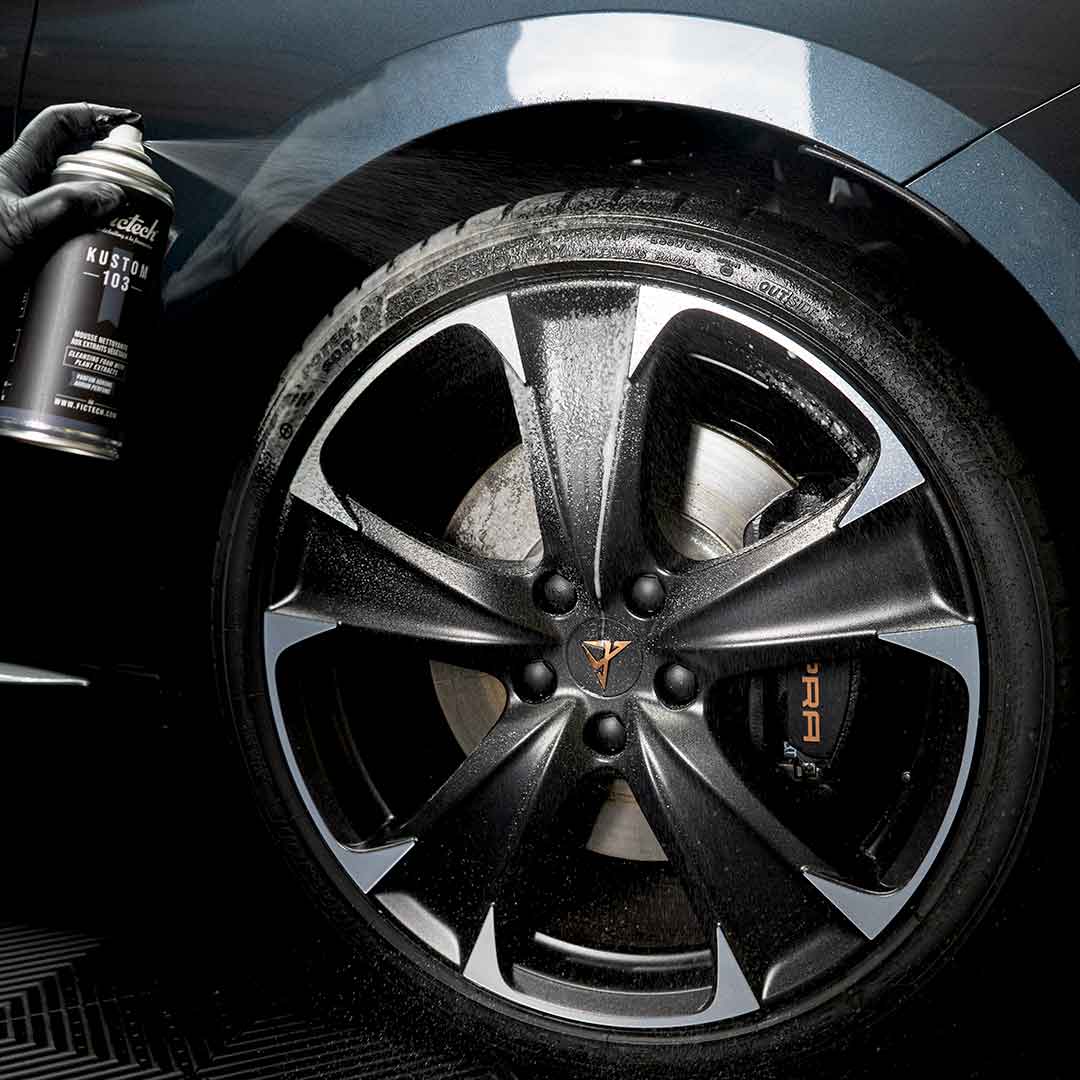 FICTECH's tweet photo. KUSTOM 103 nettoie en profondeur toutes les surfaces lessivables. Efficace sur les taches de cambouis, goudrons, insectes, poussière de freins, graisses, film routier…. #fictech #washwithstyle

https://t.co/eHFt2DwQXl https://t.co/dRP8GZr7i8