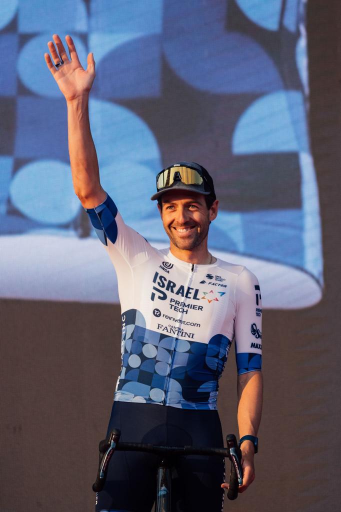 BodyRocketCC's tweet photo. As another week beings, so do our ambassador, @alexdowsett efforts in the @giroditalia!
Go on Alex, the Body Rocket team are cheering both you and the @IsraelPremTech team on from England!
#FutureOfCyclingPerformance #NotMarginalGains #aerodynamics #cycling #Giro #Giro2022 https://t.co/KbV77Xbmpe