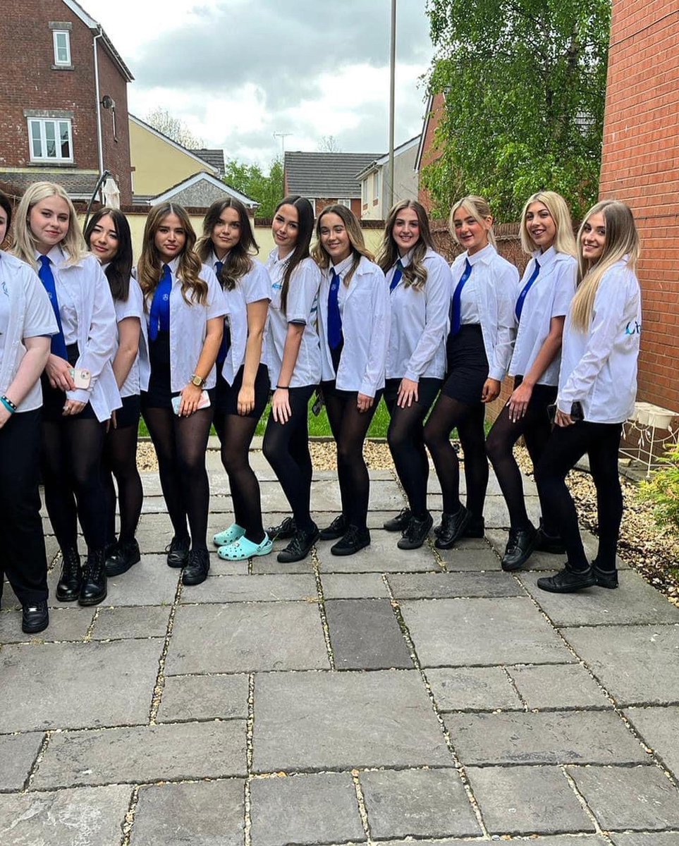 StacyFranwick's tweet image. Cannot quite believe our beautiful, talented, dedicated, gorgeous girlie is heading to school today for her first GCSE! The nearing of the end of an era but the start of a new exciting journey! Do your best and remember that YOU define who you are 💕 Best of luck @BambiFrancis