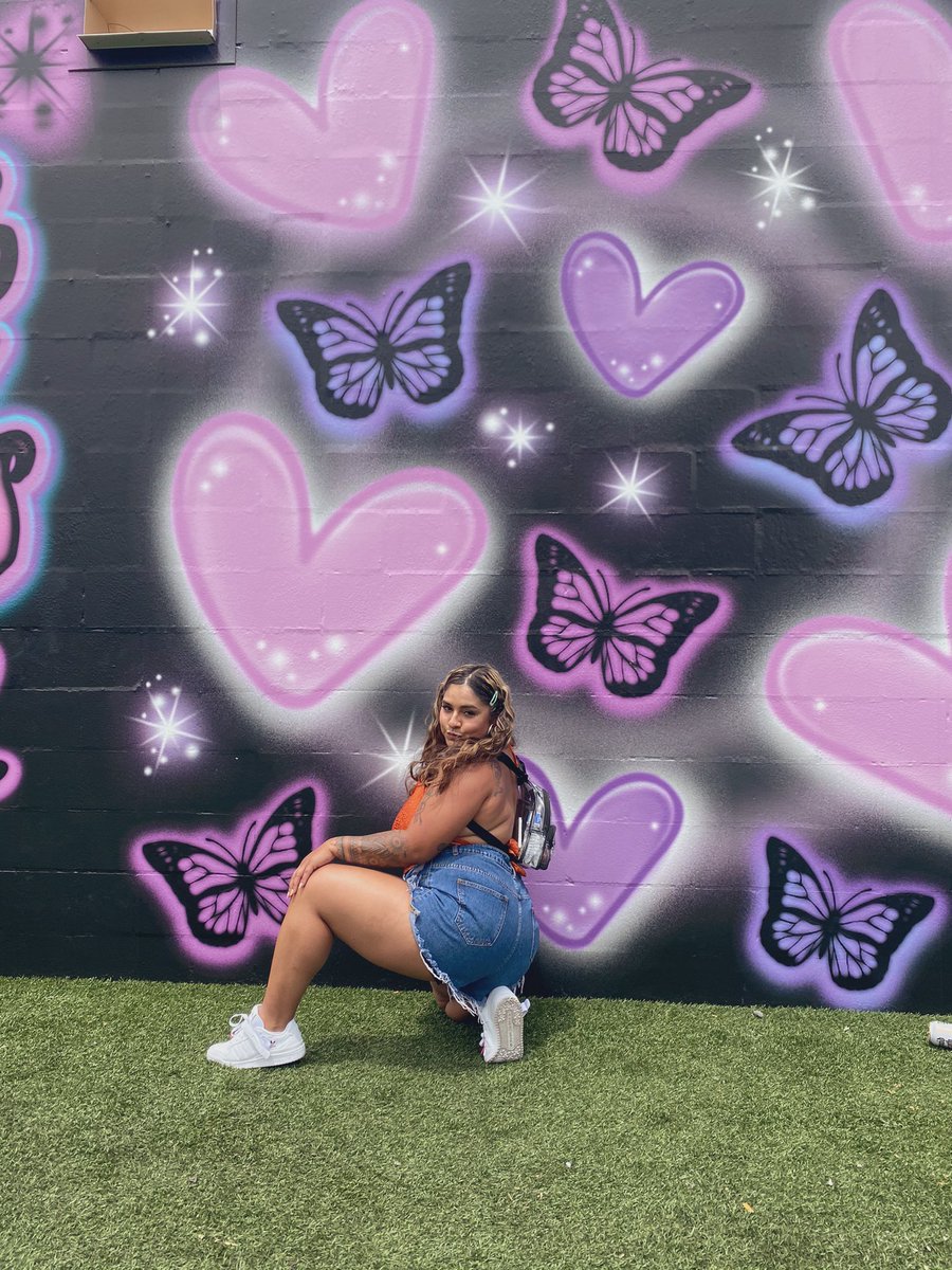 MiaRangel_'s tweet photo. Please tell your lovers and friends 💜😙💜💕 https://t.co/BkxjqW3T0T