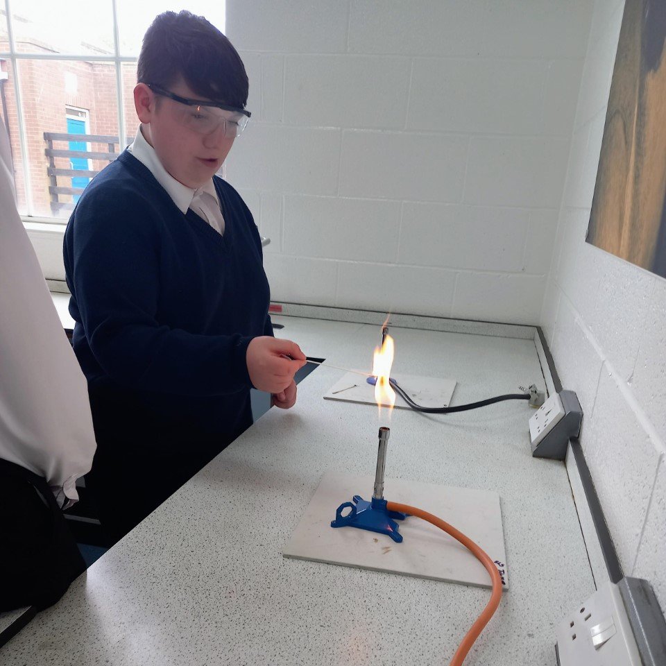 PATKingsSchool's tweet photo. 9Y4 really enjoyed learning about complete combustion and incomplete combustion in #Science last week. Great work everyone! π₯ π₯½ #sciencepractical #practicallesson #ThisIsKings https://t.co/ACwSf5DaQ0