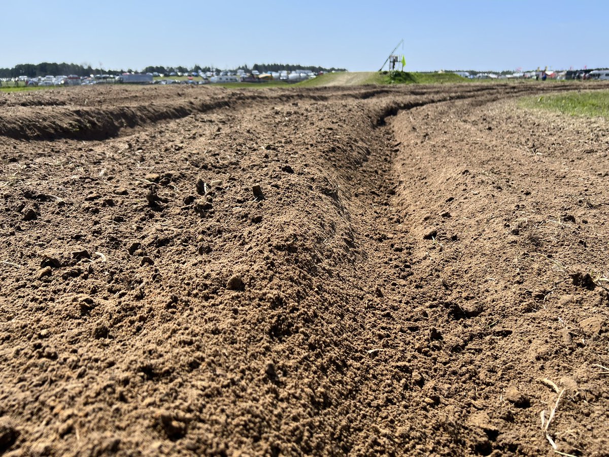 pembreymx's tweet photo. Pembrey MX riding surface is a loamy sandy soil that is characteristic of this coastal region.🏴󠁧󠁢󠁷󠁬󠁳󠁿🏁

#motocrosstrack #motocross #pembreycircuit https://t.co/LC18zoLCZY