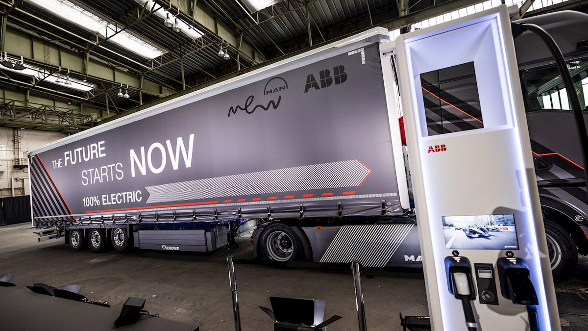 ABBNorge's tweet photo. Vi samarbeider med buss- og lastebilprodusenten MAN om elektriske langtransportløsninger med daglig rekkevidde på 600-800 km, planlagt lansering i 2024🚚⚡️👌
Se https://t.co/yExjdI4LKr
#elektrisk #transport #lading #elbil #elbuss #ellastebil #logistikk #transport #grøntskifte https://t.co/bygYsTrjTq