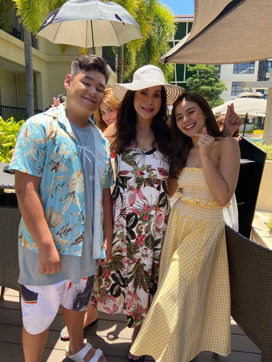 HTGHonGMA's tweet image. #HappyToGetHer #BTS: Do you see what we see? 👀