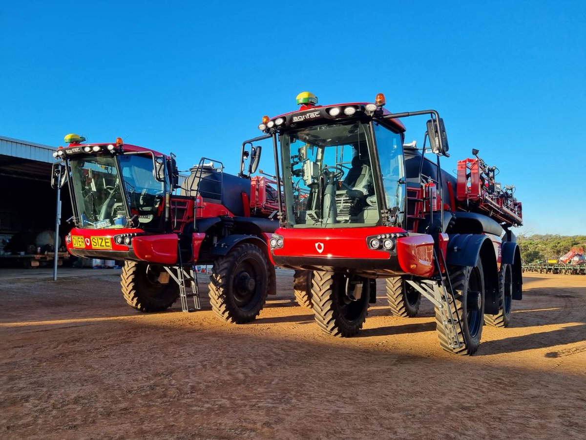 AgrifacAU's tweet photo. Meet the twins! 👯 #InglebyFarms took delivery of their second #Agrifac #CondorEndurance last week. Just like its sister, this new machine is equipped with an 8000L spray tank, 36m boom, #StrictSprayPlus and #AiCPlus. Find a dealer 👉 https://t.co/dnN3706QuZ
#AgrifacAU https://t.co/kBs4gTYkoa