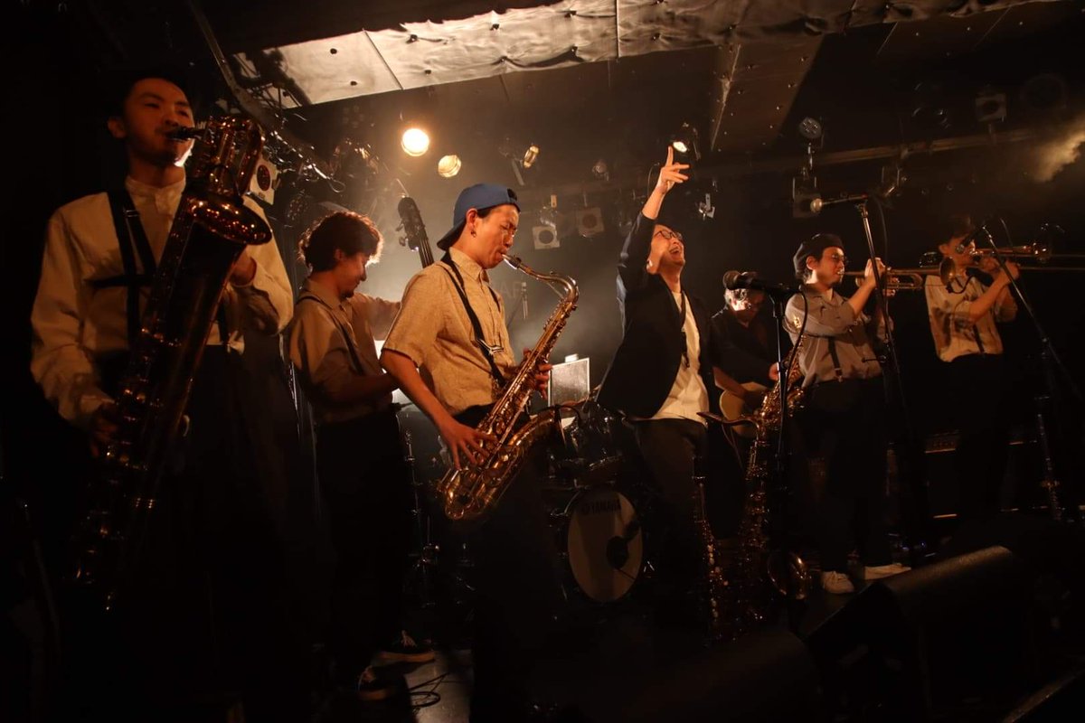 videobrother_'s tweet photo. 【thank youベースメントバー!】
ベースメントバー27周年イベント、ありがとうございました!
ミートもDF7Bもサイコーでしたね!
昔からの仲間たちとの素晴らしいライブとなりました!
達成感!押忍!
photo by lilly
#videobrother
#ベースメントバー27周年
#ミートザホープス
#DF7B https://t.co/smOJx0zDzM