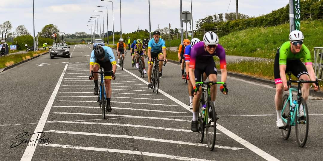 Well done to John Sheridan throwing his bike for an impressive 4th place in the Galway Classic securing his upgrade to A2. Well deserved after a strong start to the season.
.
.
.
.
#galwayclassic #upgrade #bikeracing #cycling #sttiernanscc #cyclingireland