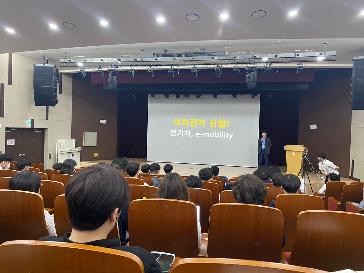 kaissensor's tweet photo. "카이스 OFFICE DAY"
2022년 5월 11일 수요일 카이스의 첫 OFFICE DAY가 진행되었습니다.
13만 구독자를 보유한 <엔지니어TV> 유튜버 강사를 초청하여 "2차전지 공정" 교육 세미나를 진행하였습니다.

#카이스 #KAIS #공장자동화솔루션 #공장자동화 #센서 #변위센서 #계측기 #비전시스템 #오피스데이 https://t.co/yuPhn5jR33