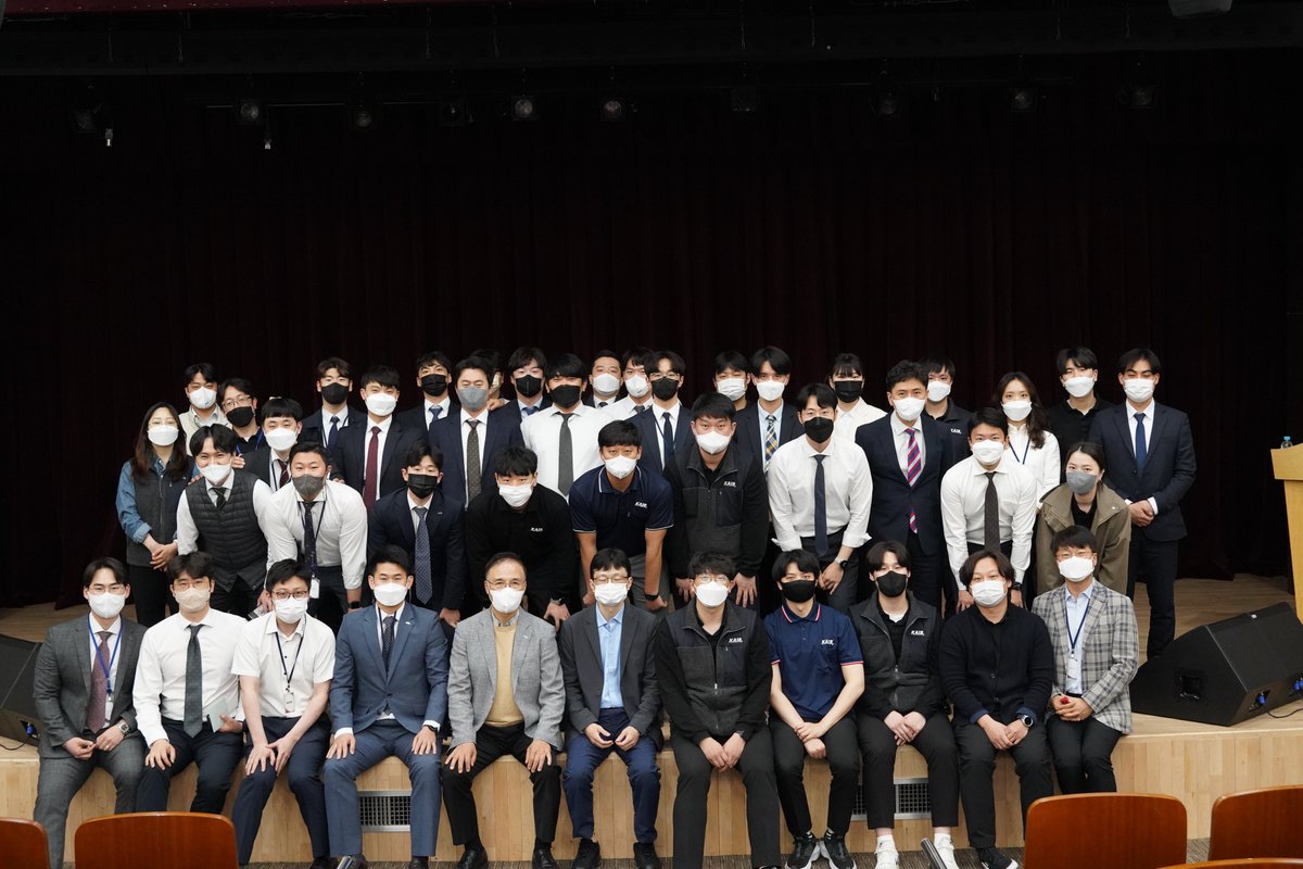 kaissensor's tweet photo. "카이스 OFFICE DAY"
2022년 5월 11일 수요일 카이스의 첫 OFFICE DAY가 진행되었습니다.
13만 구독자를 보유한 <엔지니어TV> 유튜버 강사를 초청하여 "2차전지 공정" 교육 세미나를 진행하였습니다.

#카이스 #KAIS #공장자동화솔루션 #공장자동화 #센서 #변위센서 #계측기 #비전시스템 #오피스데이 https://t.co/yuPhn5jR33