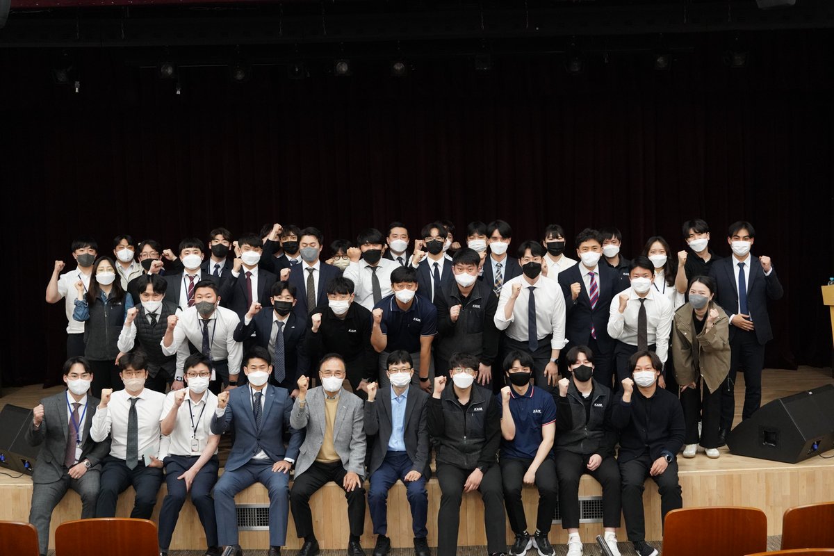 kaissensor's tweet photo. "카이스 OFFICE DAY"
2022년 5월 11일 수요일 카이스의 첫 OFFICE DAY가 진행되었습니다.
13만 구독자를 보유한 <엔지니어TV> 유튜버 강사를 초청하여 "2차전지 공정" 교육 세미나를 진행하였습니다.

#카이스 #KAIS #공장자동화솔루션 #공장자동화 #센서 #변위센서 #계측기 #비전시스템 #오피스데이 https://t.co/yuPhn5jR33