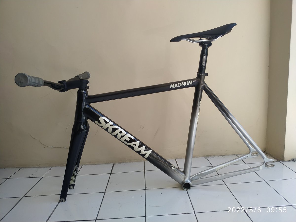 dodolrosok's tweet photo. Wts. Frameset skream
Mint condt sz. S
Inc. 
Sp fsa, ritchey comp streem saddle
Stem tosek + riser swork(acm) + oury
Idr. 8jt
Wa. 0895406466696
#fnfjb https://t.co/Y4MGjQPCi7