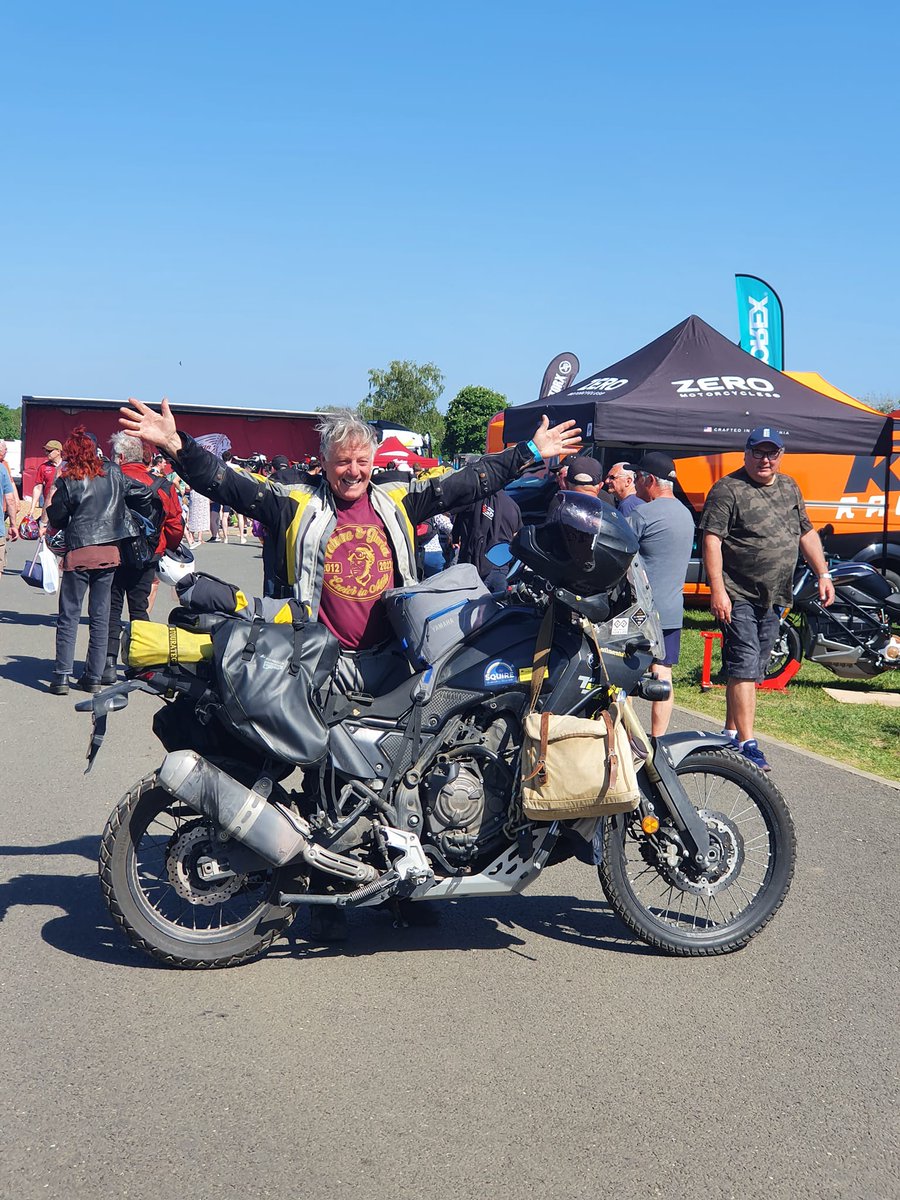 mototingle's tweet image. Nice photo of Nick Sanders MBE wrapping up his latest world expedition on a Yamaha Tenere 700 at the MCN festival

#Tenere700 #Expidition