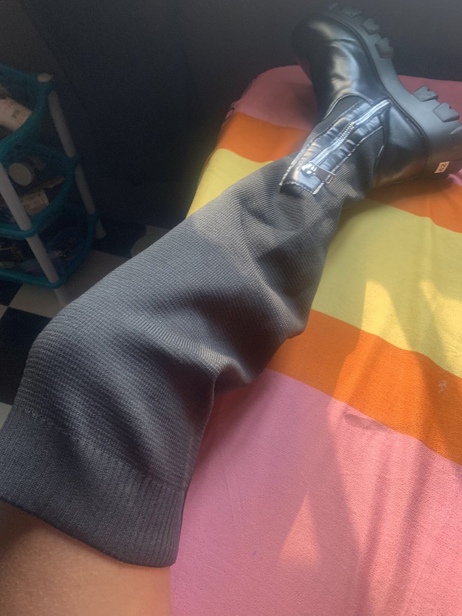 JenniferOkuro's tweet photo. What I ordered  vs   What I got  😭😭 https://t.co/Qp14f9qgN4