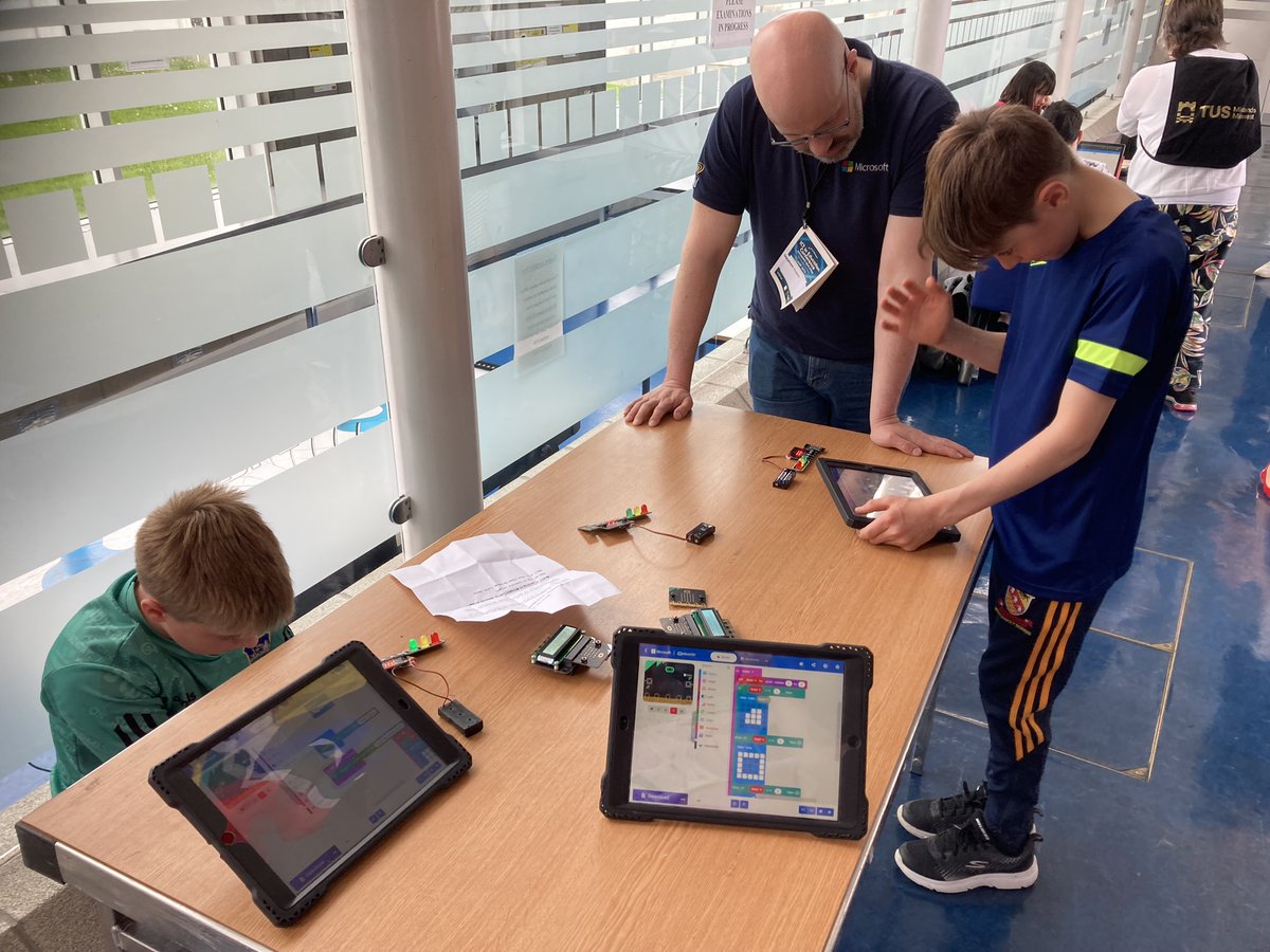 TippSTEM's tweet photo. Thanks very much to @pamelaaobrien for inviting us to showcase at the ICT in Education event in TUS on Saturday. It was a marvelous opportunity for the lucky students of @NaofaScoil. #STEM #SEFstem #edchatie #SEFdigital
@PDST_TechinEd @PDSTie @ICTedu @cbsthurles @Howell_MSFT https://t.co/qQNPfJSCx3