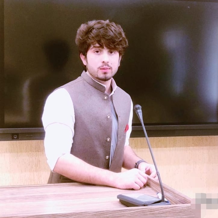 ArfanSalarzai's tweet photo. سکندر بخت را
د دارا خيال را
مټ د خالد له
توره هلال را
#DontGoAamirBhai #Bajwa #DunyaUpdates $#اسرائیل_نامنظور #vivoX80 #FaisalabadJalsa #SpeedUpStudentVisa #speedo #Viral #famoustwt $#celebrity #CelebrityNews https://t.co/BqE5RCgeHj