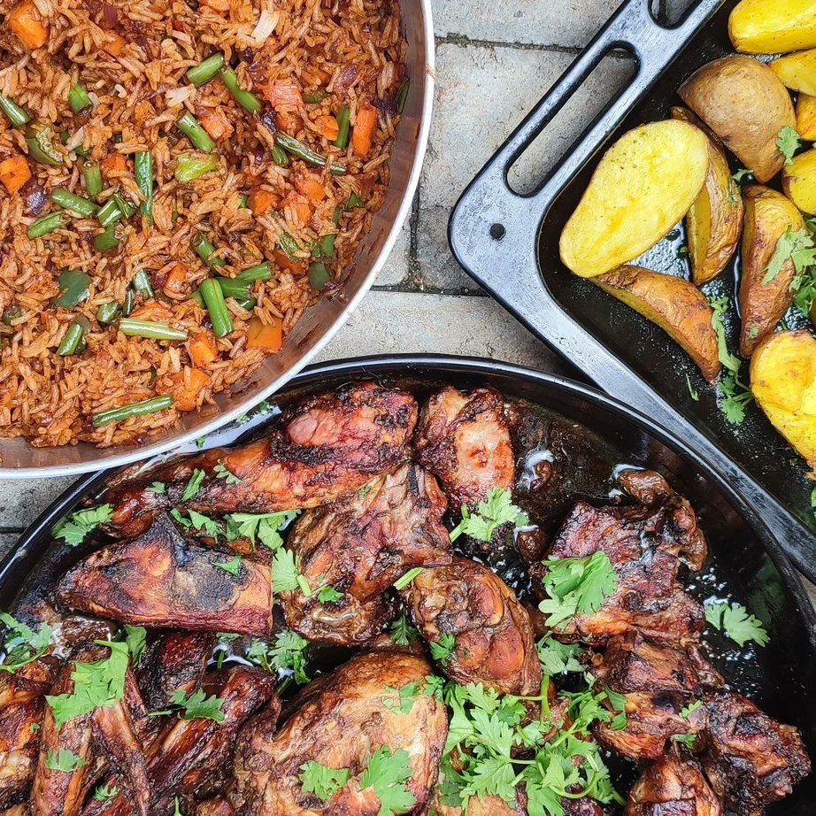 mama_hawi's tweet photo. I am big on flavors, spicy savory flavors and that is what I am big on in my kitchen. Hit me up for hits of flavors. I have various services; Meal prep, outdoor and in-house catering,cooking classes, I even cook for you as you enjoy your vacation. 0757924454 for enquires. plz rt https://t.co/j6IEFmBOm5