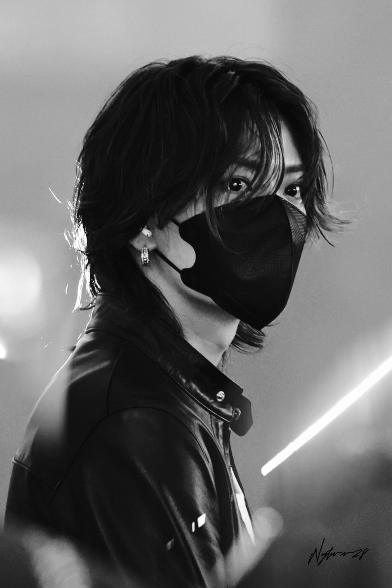 2828nytmm's tweet photo. 𝐵𝑙𝑎𝑐𝑘 𝐾𝑛𝑖𝑔𝘩𝑡🥀

#YUTA #유타 
#ユウタ #NCT127 https://t.co/Q0oU9WckJn