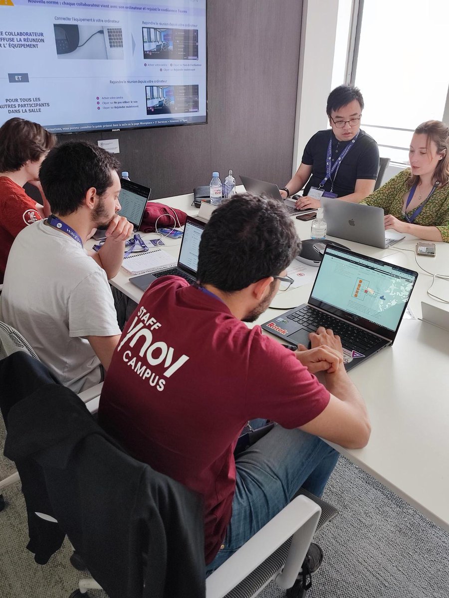 ynov_bordeaux's tweet image. Retour sur la finale de la 4e édition du #Wavegame.

Bravo à Lucas, Romain, Jonathan, Gabriel et Léa de 200IQMulus qui repartent avec la médaille de bronze !

De même pour Anthony, Thomas, Adrien, Yohan, Pierre et Steven des Pires Hat qui cette année s&apos;offrent une belle 3e place